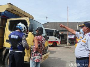 Dishub Kabupaten Tangerang Tertibkan Truk-truk Bandel di Balaraja