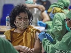 Vaksinasi Corona Lansia Jalan Lambat, Masih Terkonsentrasi di Kota Besar