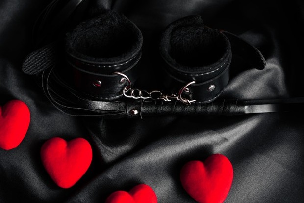 Fantasi Seksual/ Sumber: Freepik.com Sebagian orang memiliki dorongan untuk mempunyai kuasa atas orang lain. Ada pula yang suka saat dia harus tunduk dan melayani pasangannya.