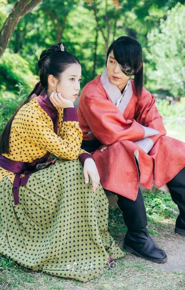 foto: Lee Joon Gi & IU/sbs.co.kr