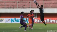 Persita banyak menghadirkan peluang di babak kedua. Berkali-kali tekanan dilancarkan anak asuh Widodo Cahyono Putro, namun bisa dimentahkan barisan belakang Persiraja.