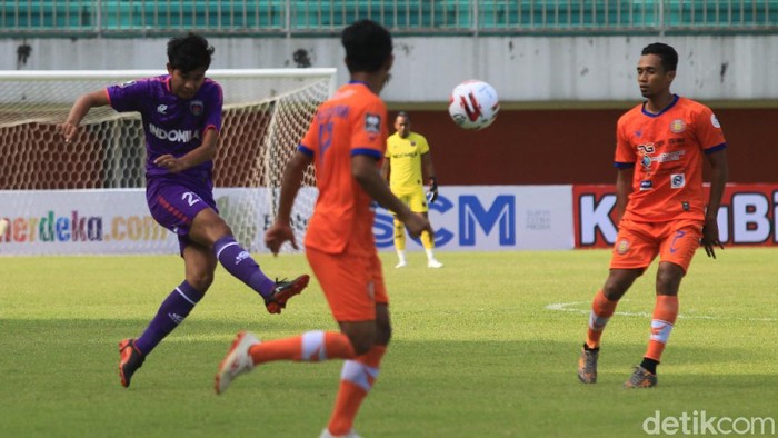 Foto: Persiraja Bungkam Persita 3-1 Pertandingan pembuka Grup D Piala Menpora 2021 antara Persiraja Banda Aceh melawan Persita Tangerang digelar di Stadion Maguwoharjo, Sleman, Yogyakarta, Rabu (24/3/2021). Persiraja Banda Aceh berhasil mengalahkan Persita Tangerang pada pertandingan pertama grup D Piala Menpora 2021 dengan skor akhir 3-1.