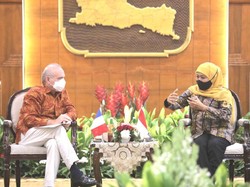Khofifah Ajak Dubes Perancis Kerja Sama di Bidang Museum hingga Fashion