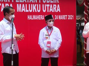 Jokowi ke Warga Halmahera Utara yang Divaksin: Nggak Apa-apa Ngantuk Dikit Jokowi ke Warga Halmahera Utara yang Divaksin: Nggak Apa-apa Ngantuk Dikit