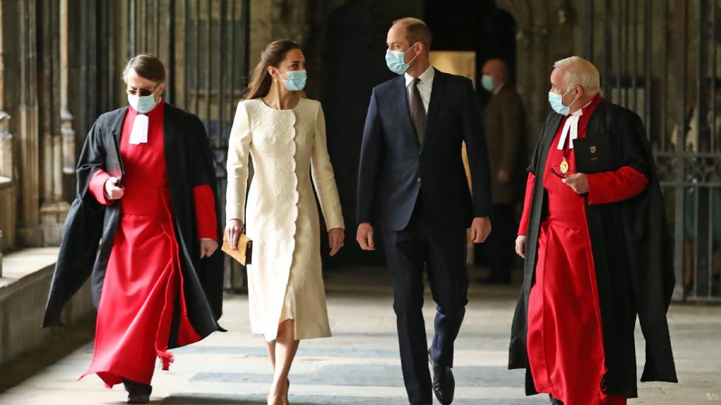 Foto: 6 Gaya Kate Middleton Bak Pengantin Lagi, Anggun dengan Gaun Putih