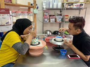 Kisah Sukses Nuraina Jalani Bisnis Lunch Box Cake Korea