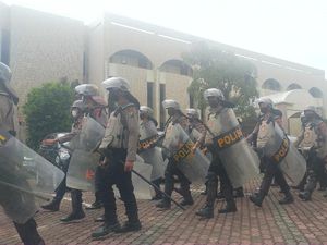 Antisipasi Kongres HMI Ricuh di Surabaya, Polisi Bagi Personel Dalam Tiga Ring Antisipasi Kongres HMI Ricuh di Surabaya, Polisi Bagi Personel Dalam Tiga Ring