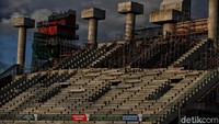 Pembangunan stadion ini telah mengikuti standar dari FIFA dan standar bangunan hijau.  Harapannya kehadiran JIS tidak hanya memfasilitasi kegiatan olah raga saja, tetapi juga memfasilitasi bertemunya semua unsur masyarakat di Jakarta.