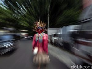 Potret Remaja di Ibu Kota Arak Ondel-ondel Sejak Putus Sekolah