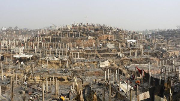 Yang Tersisa dari Kamp Rohingya Pasca Dilalap Api