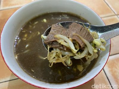 Slurpp! Nikmatnya Soto Daging Kerbau yang Gurih Segar