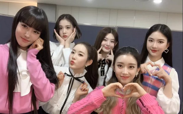 stayc staydom/sumber foto: soompi.com stayc staydom