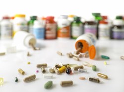 Berlebihan Minum Vitamin Saat Pandemi, Apakah Berbahaya?