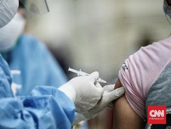 Komnas KIPI Sebut Reaksi Vaksin AstraZeneca Termasuk Ringan