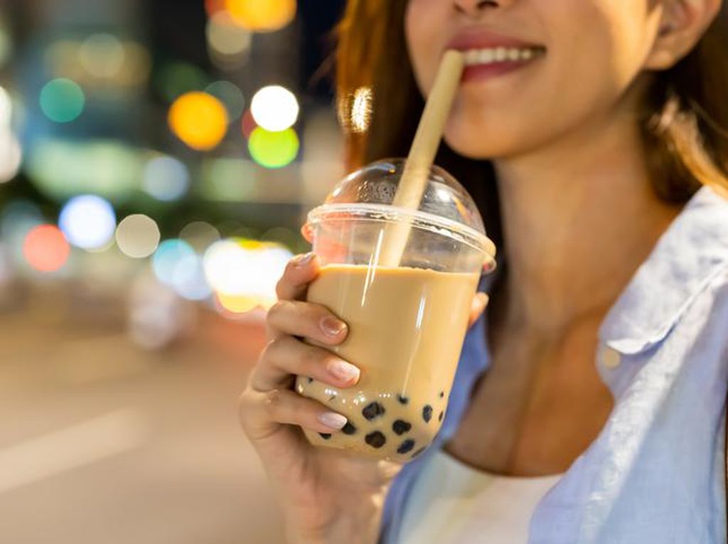 5 Hal yang Bakal Terjadi pada Tubuh Jika Kamu Minum Boba Setiap Hari 5 Hal yang Bakal Terjadi pada Tubuh Jika Kamu Minum Boba Setiap Hari