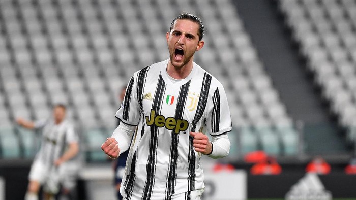 TURIN, ITALY - MARCH 06: Adrien Rabiot of Juventus celebrates after scoring their teams first goal  during the Serie A match between Juventus  and SS Lazio at Allianz Stadium on March 06, 2021 in Turin, Italy. Sporting stadiums around Italy remain under strict restrictions due to the Coronavirus Pandemic as Government social distancing laws prohibit fans inside venues resulting in games being played behind closed doors. (Photo by Valerio Pennicino/Getty Images)
