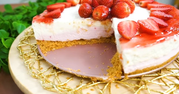 cara membuat strawberry cheesecake