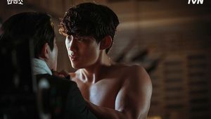 10 Villain Drakor Bikin Oleng Karena Kegantengannya, Terbaru TaecYeon