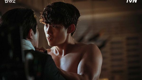 10 Villain Drakor Bikin Oleng Karena Kegantengannya, Terbaru TaecYeon