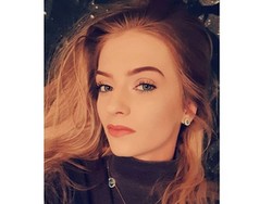 Kisah Cinta Pahit Model Cantik, Diteror Mantan Hingga Rekening Banknya Diretas