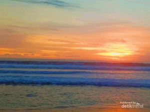 Seorang Wisatawan Hilang Terseret Ombak di Polewali Mandar Seorang Wisatawan Hilang Terseret Ombak di Polewali Mandar