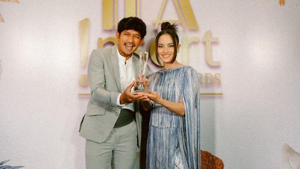 Adu Gaya 7 Artis Tampil Maksimal di Insert Fashion Award 2021