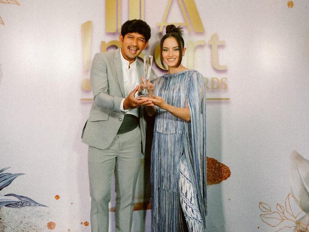 Adu Gaya 7 Artis Tampil Maksimal di Insert Fashion Award 2021