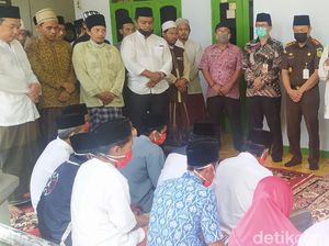 Dilepas Abuya Muhtadi, Kelompok Hakekok Pulang ke Rumah Dilepas Abuya Muhtadi, Kelompok Hakekok Pulang ke Rumah