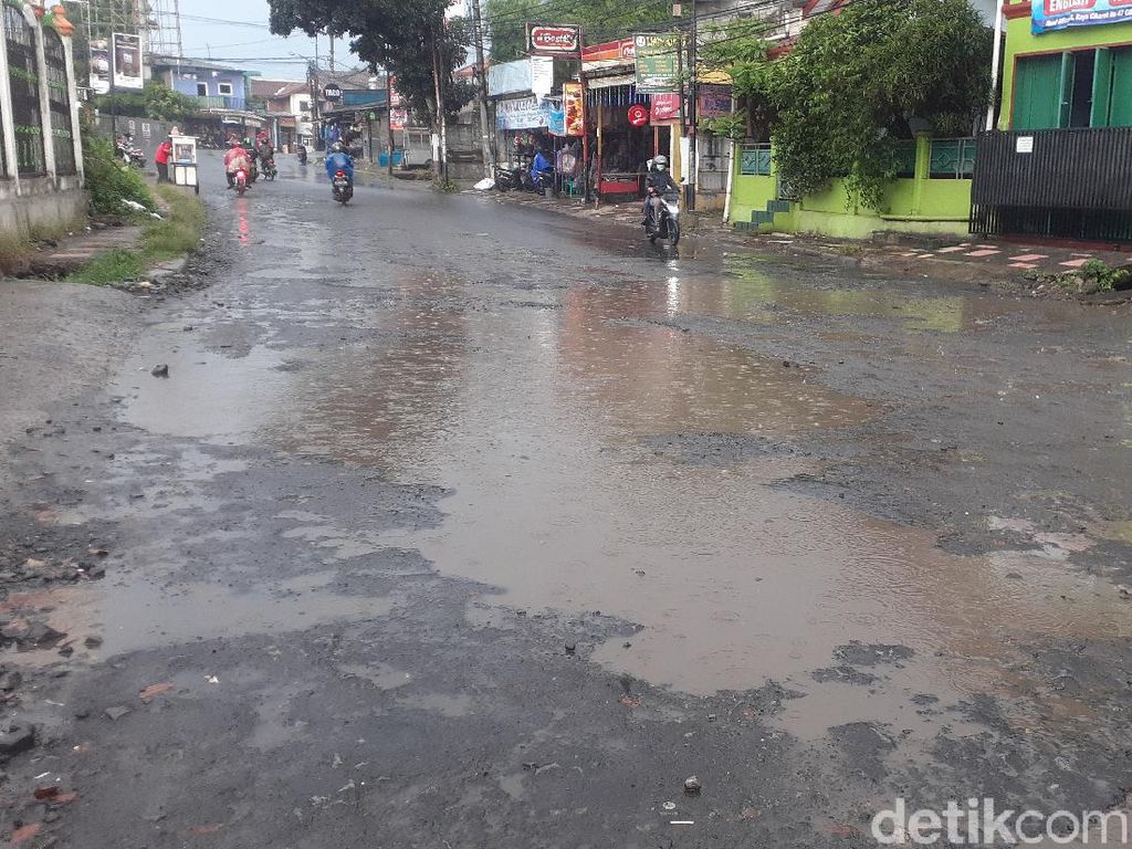 Usai Kembali Diperbaiki, Begini Kondisi Jl Cikaret Bogor yang Kerap Rusak Usai Kembali Diperbaiki, Begini Kondisi Jl Cikaret Bogor yang Kerap Rusak