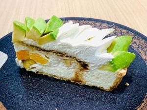 Lagi Tren! Kue Tiramisu dengan Topping Alpukat yang Creamy Lembut