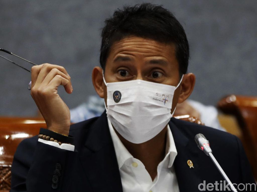 Menparekraf Sandiaga Uno: Ayo Kembali Ke Senggigi! Menparekraf Sandiaga Uno: Ayo Kembali Ke Senggigi!