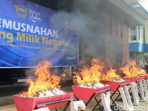 Bea Cukai Kudus Musnahkan Rokok Ilegal-Pita Cukai Palsu Senilai Rp 8,5 M