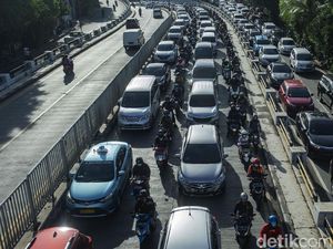 Jakarta Macet Lagi, Saatnya Ganjil-Genap Diberlakukan Kembali?