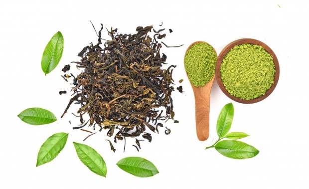 Perbedaan tekstur matcha dan green tea/freepik.com