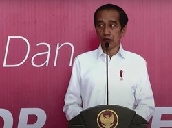 Momen Jokowi Resmikan Rumah Sakit-Tinjau Vaksinasi di Ambon