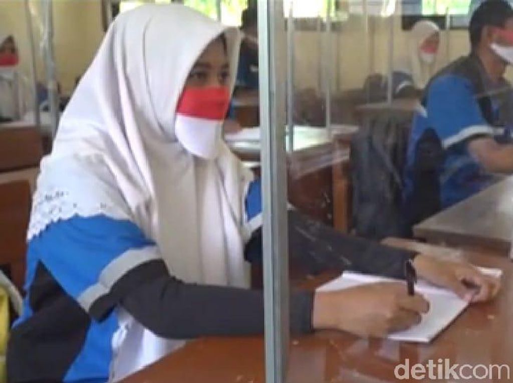 Lamongan Siap Gelar Pembelajaran Tatap Muka di Tahun Ajaran Baru Lamongan Siap Gelar Pembelajaran Tatap Muka di Tahun Ajaran Baru