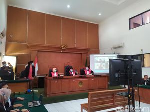 Jaksa Nilai Syahganda Resahkan Masyarakat-Berupaya Turunkan Presiden Jaksa Nilai Syahganda Resahkan Masyarakat-Berupaya Turunkan Presiden