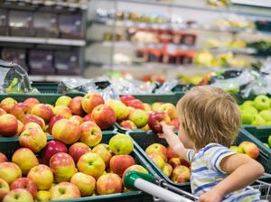 Sedih! Ibu Ini Tak Mampu Belikan Sebutir Apel untuk Anaknya