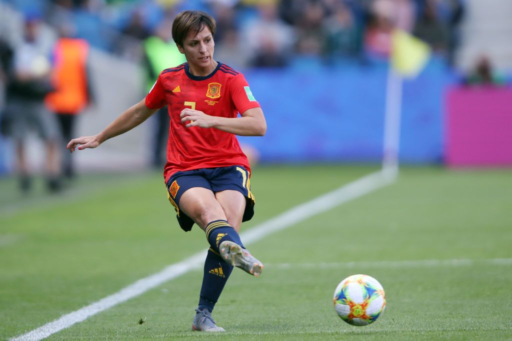 SEVILLE, SPAIN - OCTOBER 23: Aitana Bonmati of Spain celebrates her team's third goal with team mates  during the UEFA Women's EURO 2022 qualifier match between Spain Women's and Czech Republic Women's at Estadio de La Cartuja on October 23, 2020 in Seville, Spain. Sporting stadiums around Spain remain under strict restrictions due to the Coronavirus Pandemic as Government social distancing laws prohibit fans inside venues resulting in games being played behind closed doors. (Photo by Fran Santiago/Getty Images)