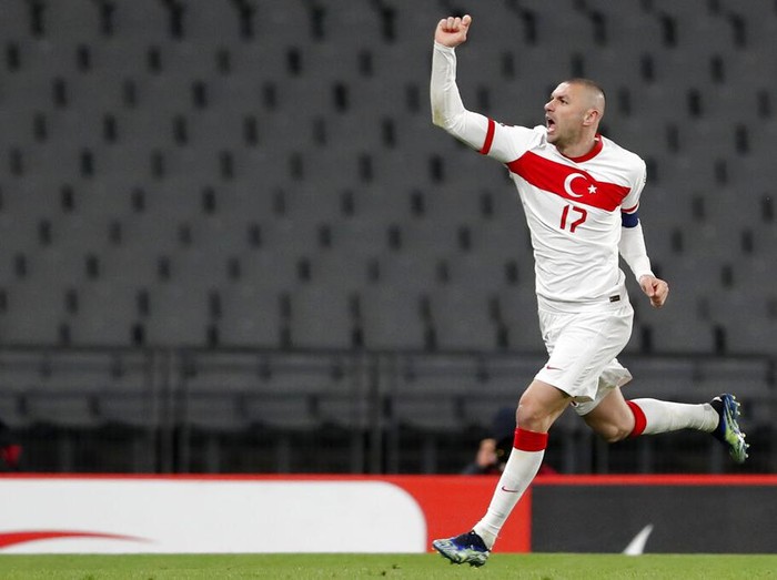 Timnas Turki tampil gemilang di pembukaan Kualifikasi Piala Dunia 2022 zona Eropa. Burak Yilmaz dkk mengalahkan Belanda dengan skor 4-2.