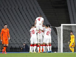 Semenit setelah jeda, Hakan Calhanoglu mendapat bola di luar kotak penalti dan langsung menghujamkan ke pojok kiri bawah gawang Tim Krul. Murad Sezer/Pool Photo via AP.