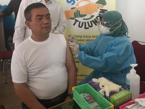 Walkot Cirebon Mengaku Lemas dan Megantuk Usai Jalani Vaksinasi Corona Walkot Cirebon Mengaku Lemas dan Megantuk Usai Jalani Vaksinasi Corona