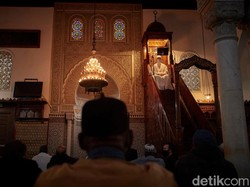 Riya, Sifat Buruk yang Dapat Menghancurkan Nilai Ibadah