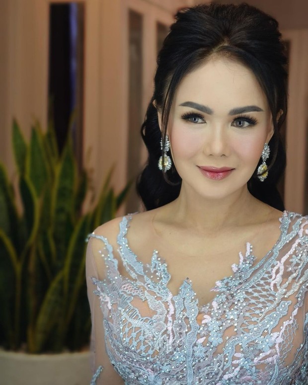 7 Tips Makeup Yuni  Shara  Biar Kelihatan Awet Muda 