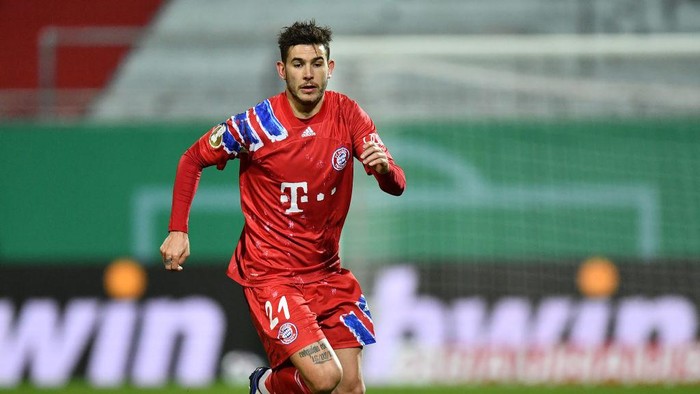 KIEL, GERMANY - JANUARY 13: Lucas Hernández of Muenchen in actionduring the DFB Cup second round match between Holstein Kiel and Bayern Muenchen at Wunderino Arena on January 13, 2021 in Kiel, Germany. (Photo by Stuart Franklin/Getty Images)