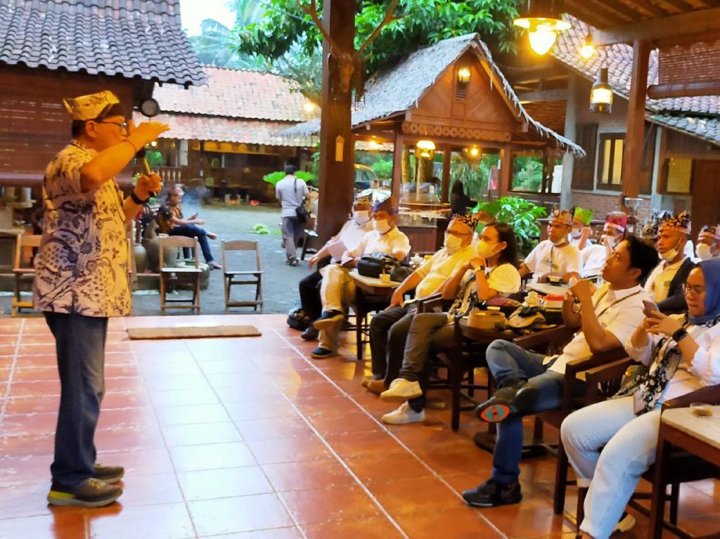 40 Pekebun Asal Labuan Bajo NTT Belajar Industri Pariwisata Melalui Kopi 40 Pekebun Asal Labuan Bajo NTT Belajar Industri Pariwisata Melalui Kopi