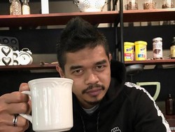 Amalia Fujiawati Minta Kejelasan Status Anaknya dengan Bambang Pamungkas