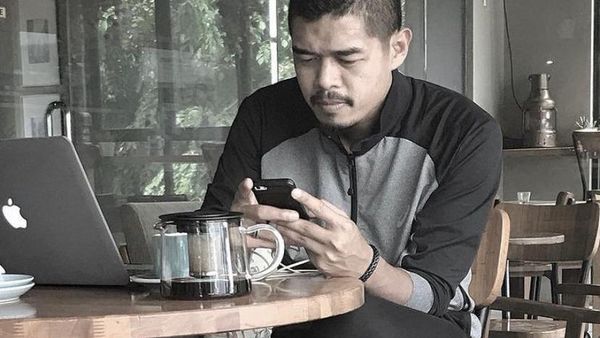 Bambang Pamungkas Ternyata Jago Masak Mie hingga Steak