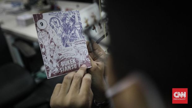 Buku silat  Kho Ping Hoo, Jakarta, 24 Maret 2021. (CNN Indonesia/ Adhi Wicaksono)