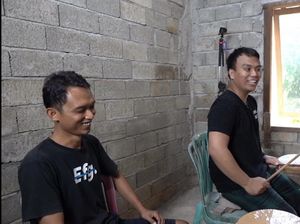 Cerita Deden Noy Main Drum dari Barang Bekas Lalu Dilirik Mike Portnoy Cerita Deden Noy Main Drum dari Barang Bekas Lalu Dilirik Mike Portnoy